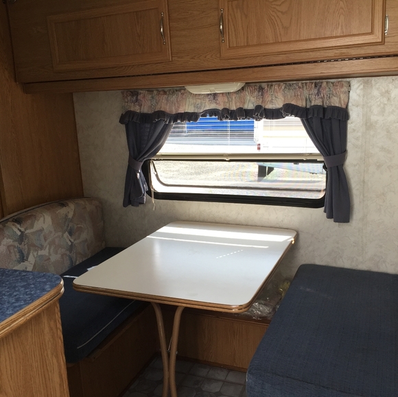 Camper - Picture 2 of 10